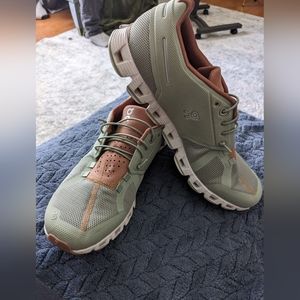 On cloud leaf matcha sneakers 10w (green and brown)